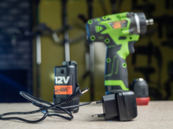 Nabíječka pro 12V Li-ion baterie Procraft 12/3